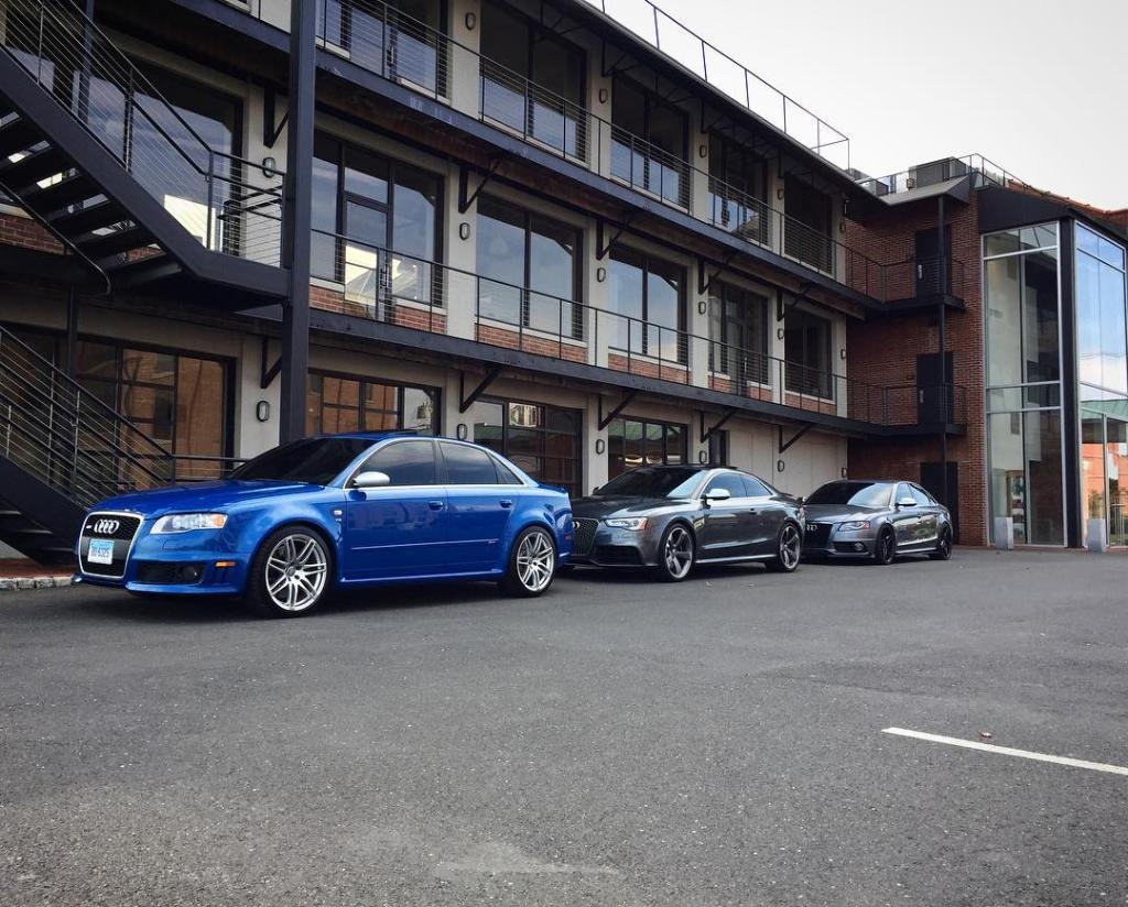 979773AUDIRS42932.jpg