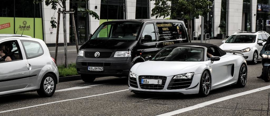 979987R8GT1695.jpg