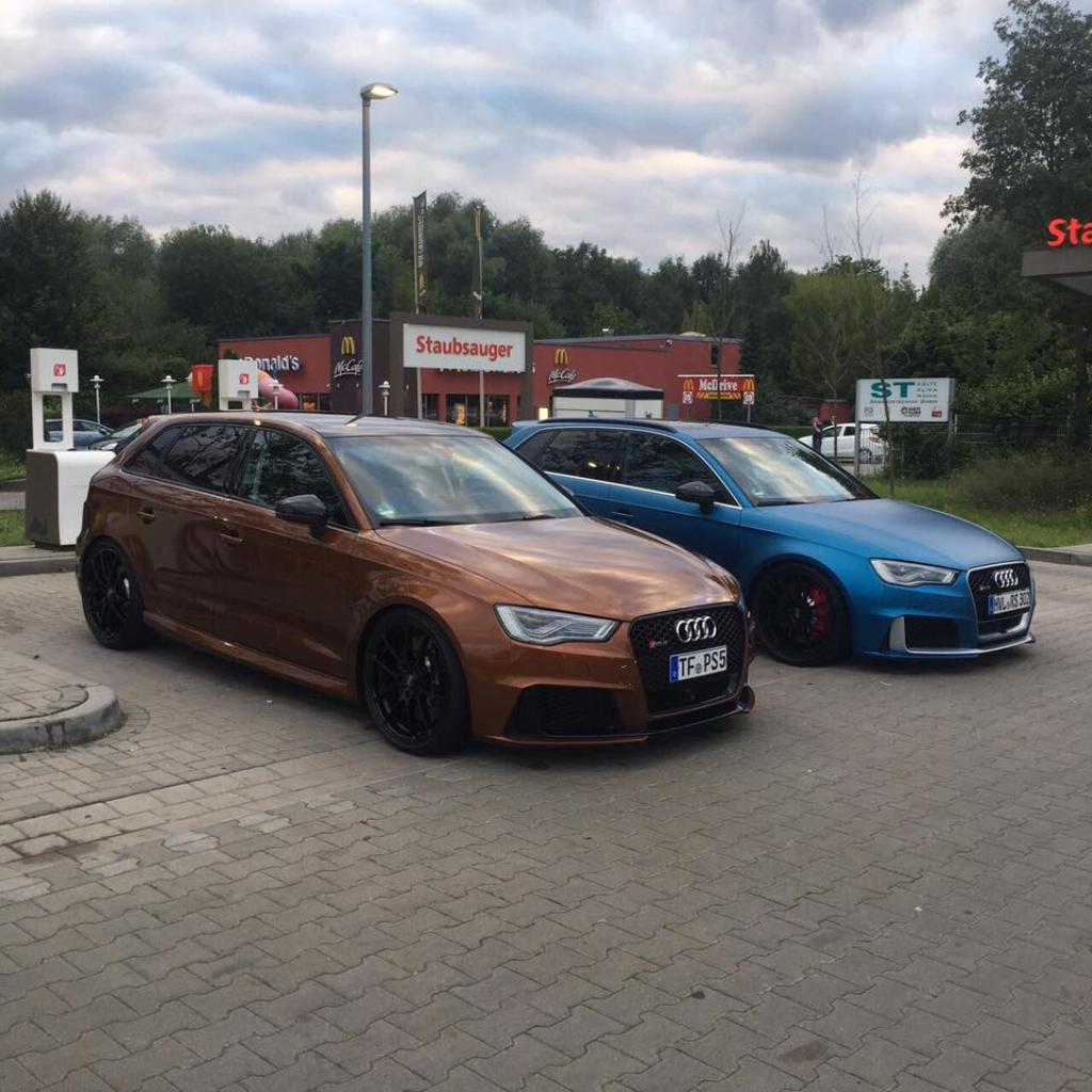 981129RS38V3017.jpg