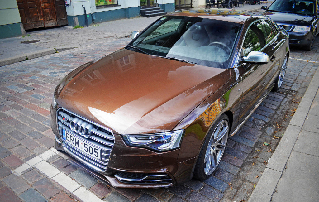 981978892S5.jpg