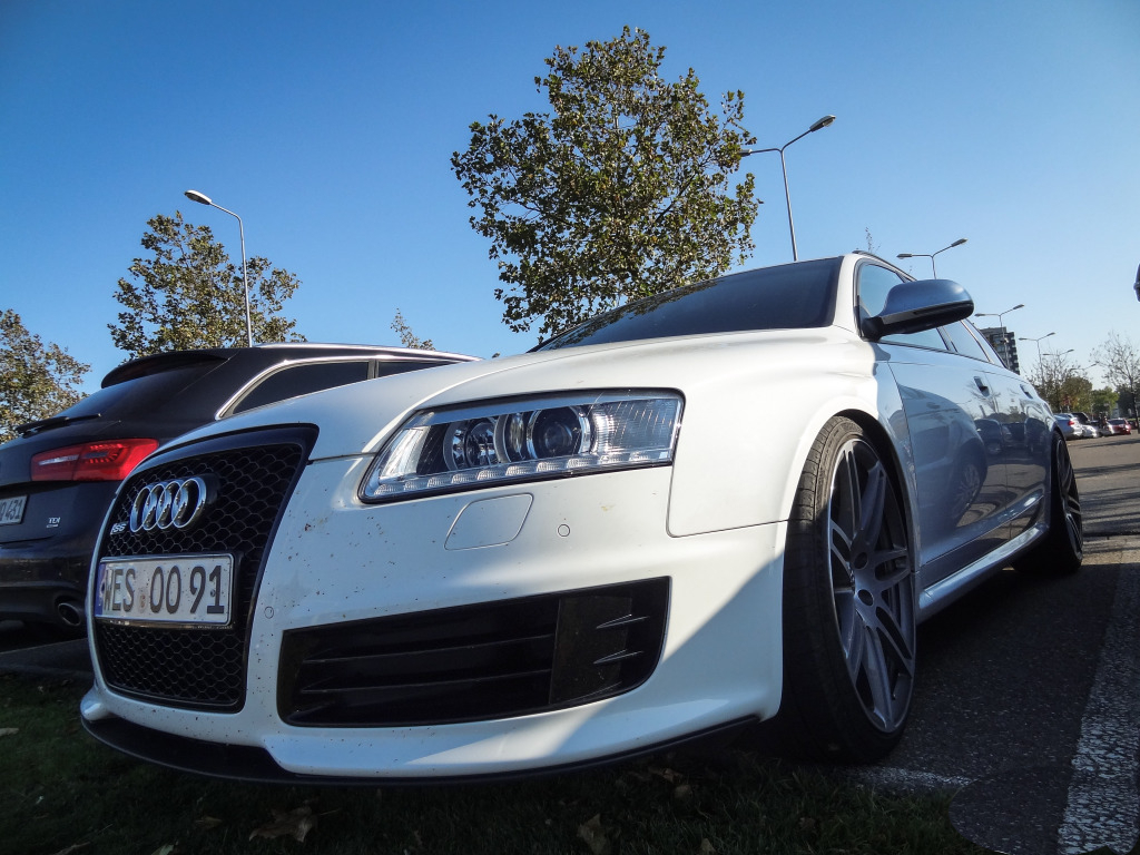 982163RS6658.jpg