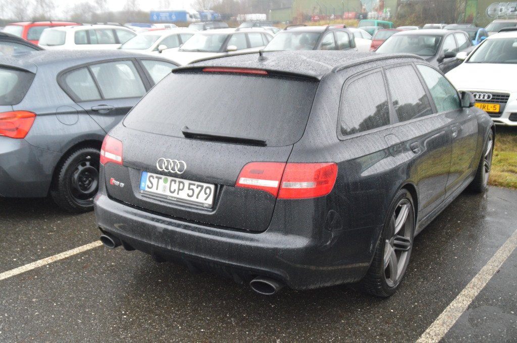 982513RS62040.jpg