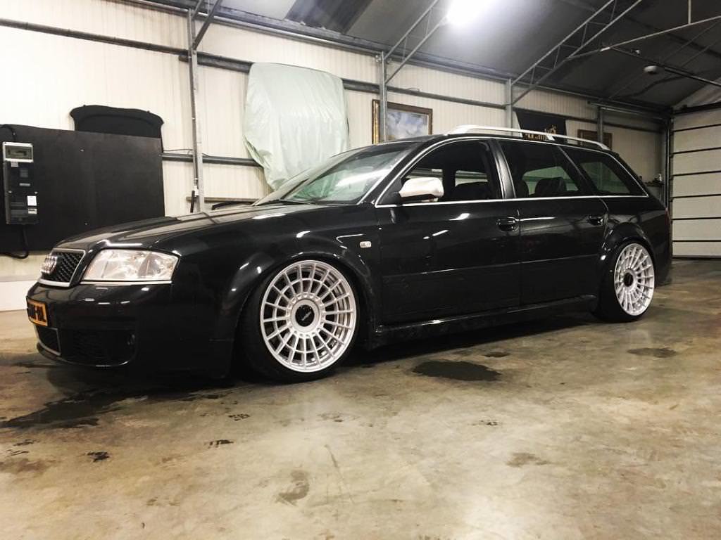 982QxUm.jpg
