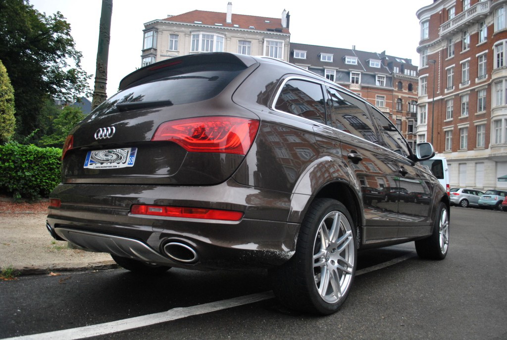 984386971Q7V12.jpg