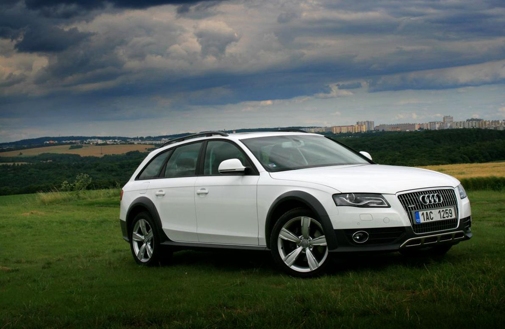 984808212AUDIA4ALLROAD.jpg