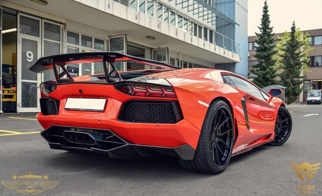 985249991LAMBORGHINIAVENTADOR.jpg