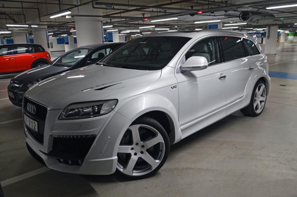 9866642201AUDIQ7V12.jpg