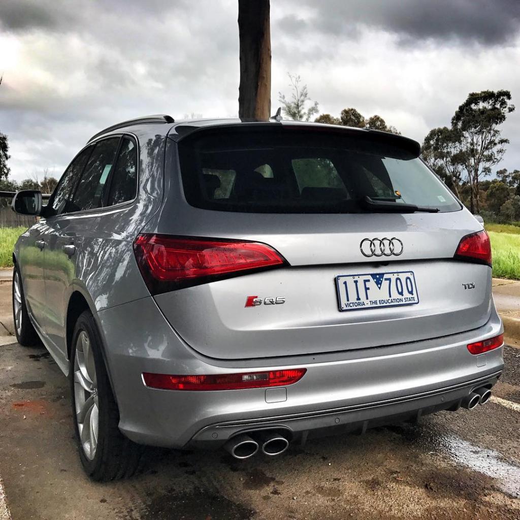 986784AUDISQ52149.jpg