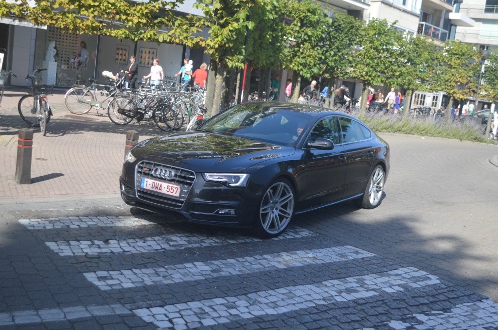 988183108S5SPORTBACK.jpg