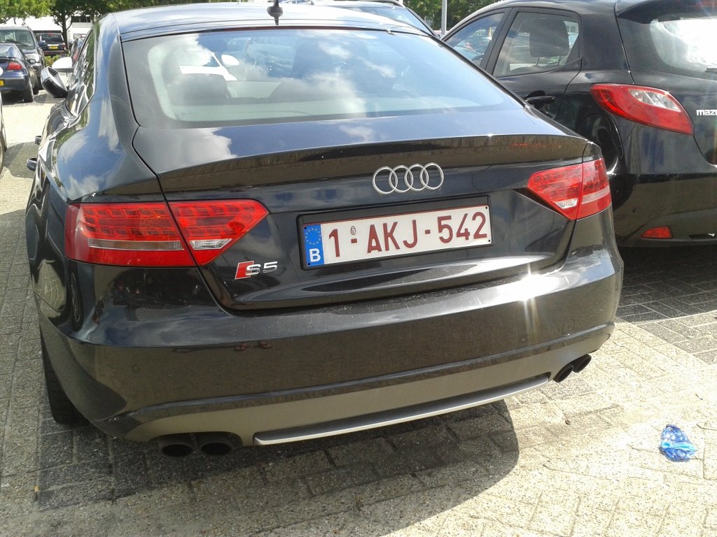 989346088S5SPORTBACK.jpg