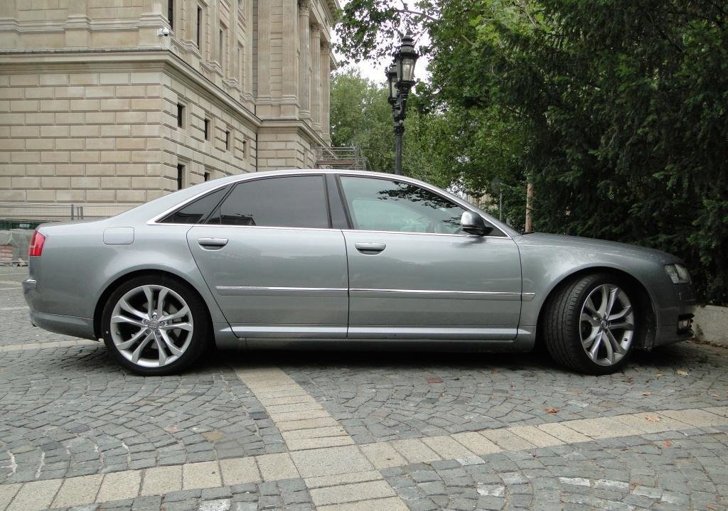 989610279S8ESQUIROU.jpg
