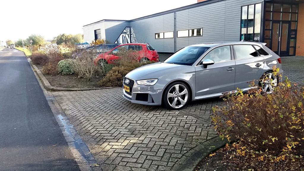 990816RS38V1739.jpg