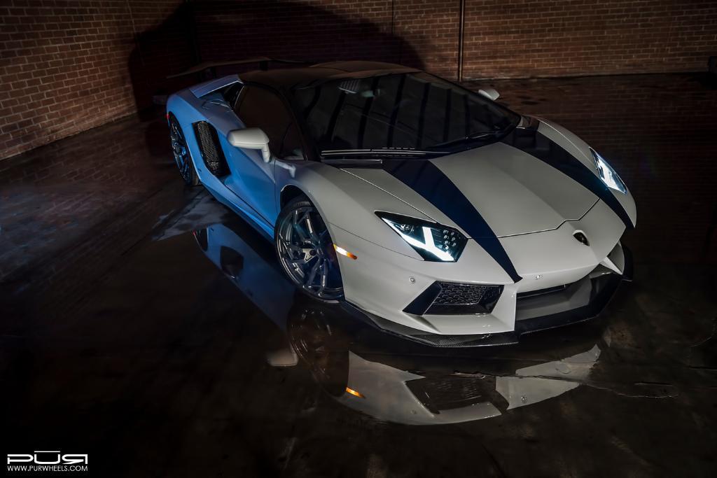 9949391094LAMBORGHINIAVENTADOR.jpg