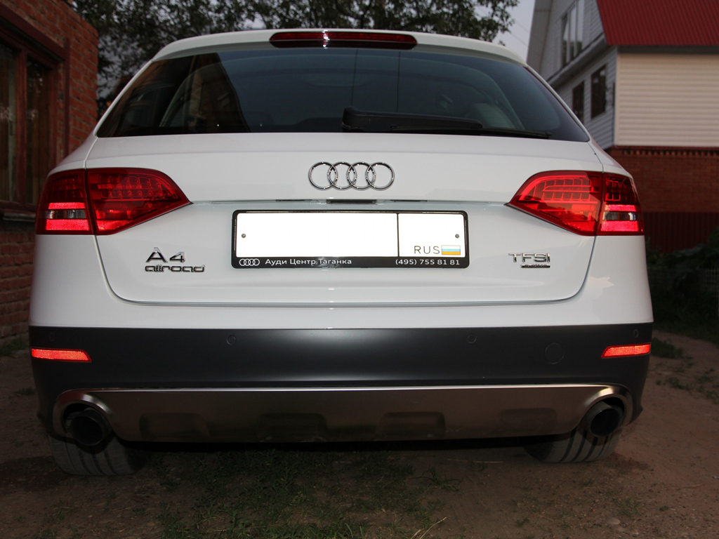 995736124AUDIA4ALLROAD.jpg