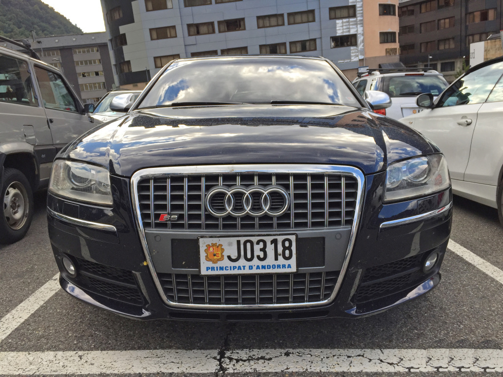 9966601565S8D3.jpg