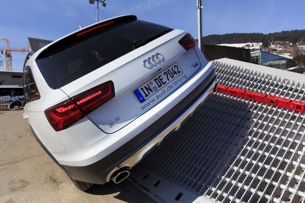 999218638AUDIA6C7ALLROAD.jpg