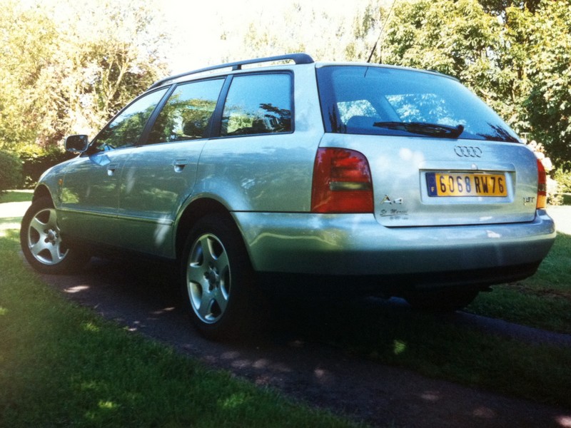 Audi-A4_1l8T-Quattro-01.jpg