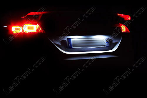Pack_blanc_led_xenon_Aud_TT_2_Plaque_tuning_1.jpg