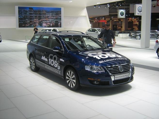 PassatVISWbluemotionII.jpg