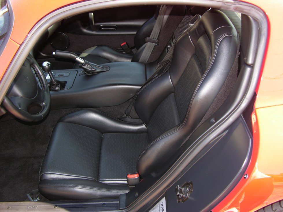 Viper_Interior4.jpg
