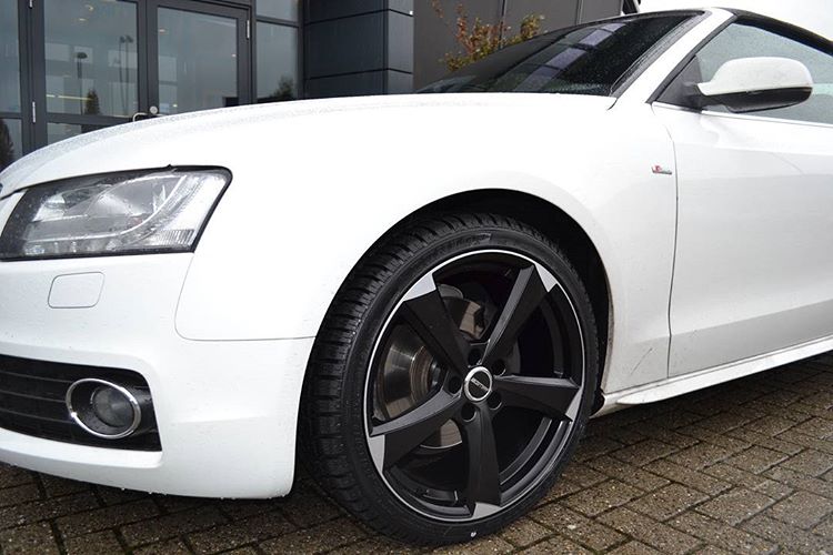 15057225_629837130551621_515635364039439