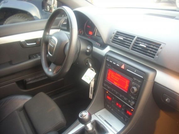 audi-a4-e8540725_2-img.jpg