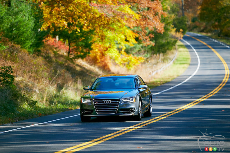 2013-audi-s8-011.jpg?scale=792x528