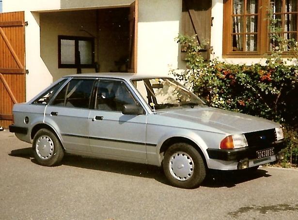 Ford%20Escort%201.6i%20Ghia.JPG
