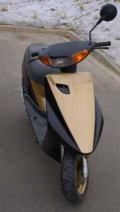 r1-scooter5_imagesia-com_7p4m_large.JPG