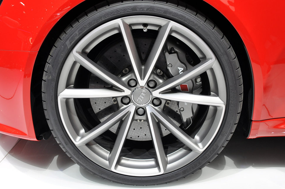 geneve-2012-audi-rs4-avant-jantes-l-11744.jpeg