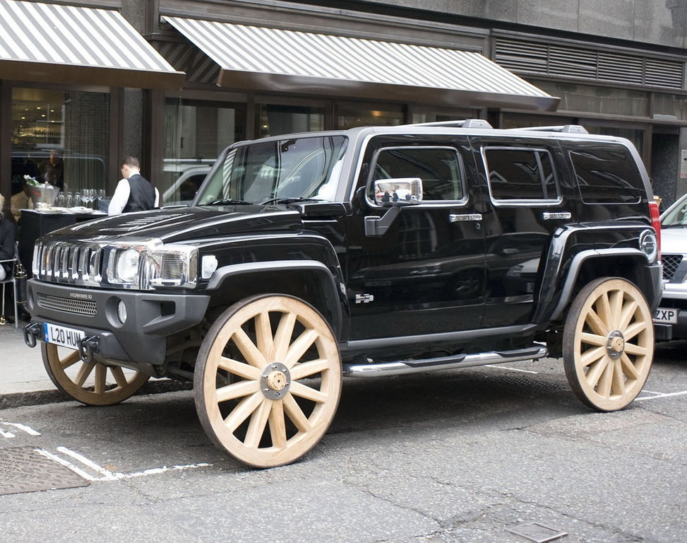 hummer-h3-wooden-wheels1.jpg