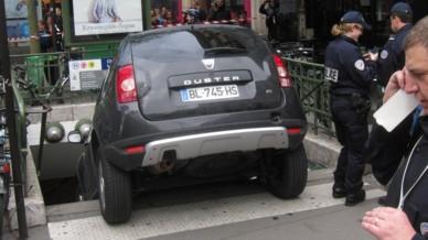 medias-conducteur-prend-bouche-metro-parking-L-0JAtaZ.jpeg