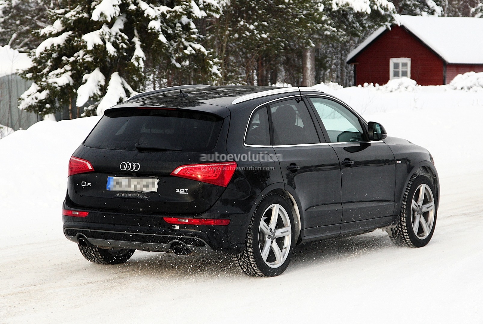 spyshots-audi-q5-facelift_7.jpg