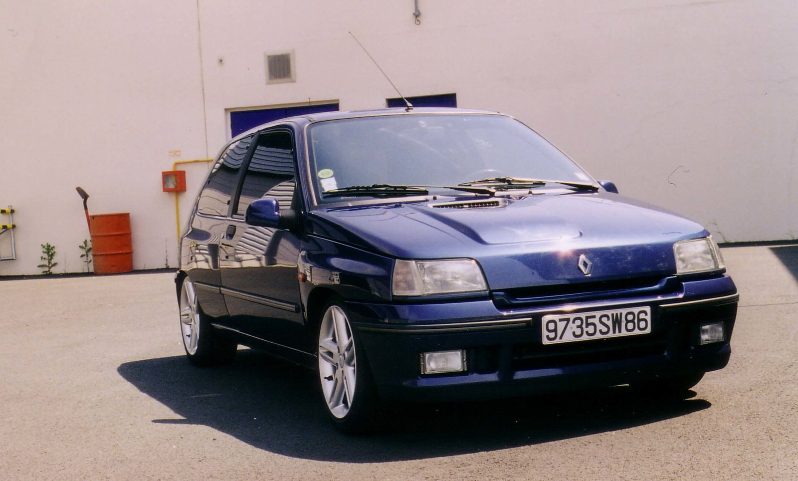 5aad11daba2f3_CLIO16.thumb.jpg.026ec10290f58e4d7a553a7b3e14c0fc.jpg