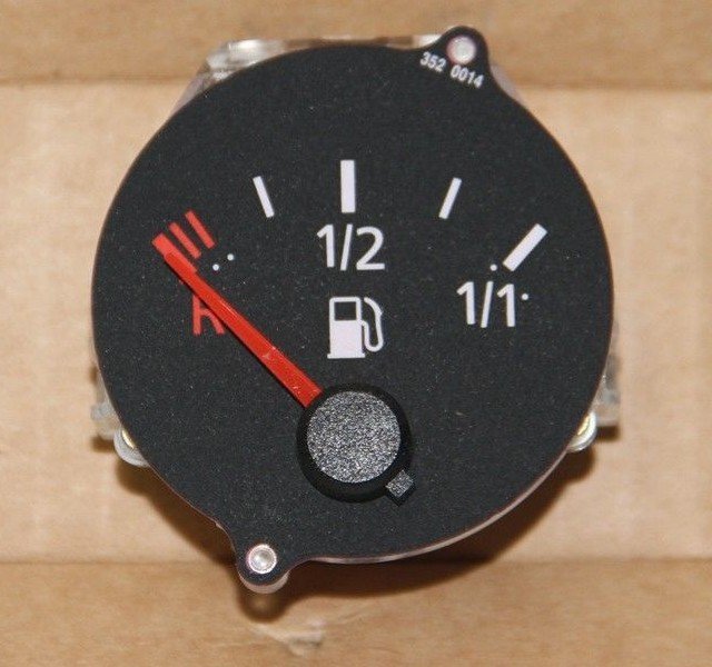 1439088400_CabPiceIndicateurdeniveaudecarburant8A1919045E.JPG.1eaa7e049bb4b2195a04fb1048deb816.JPG