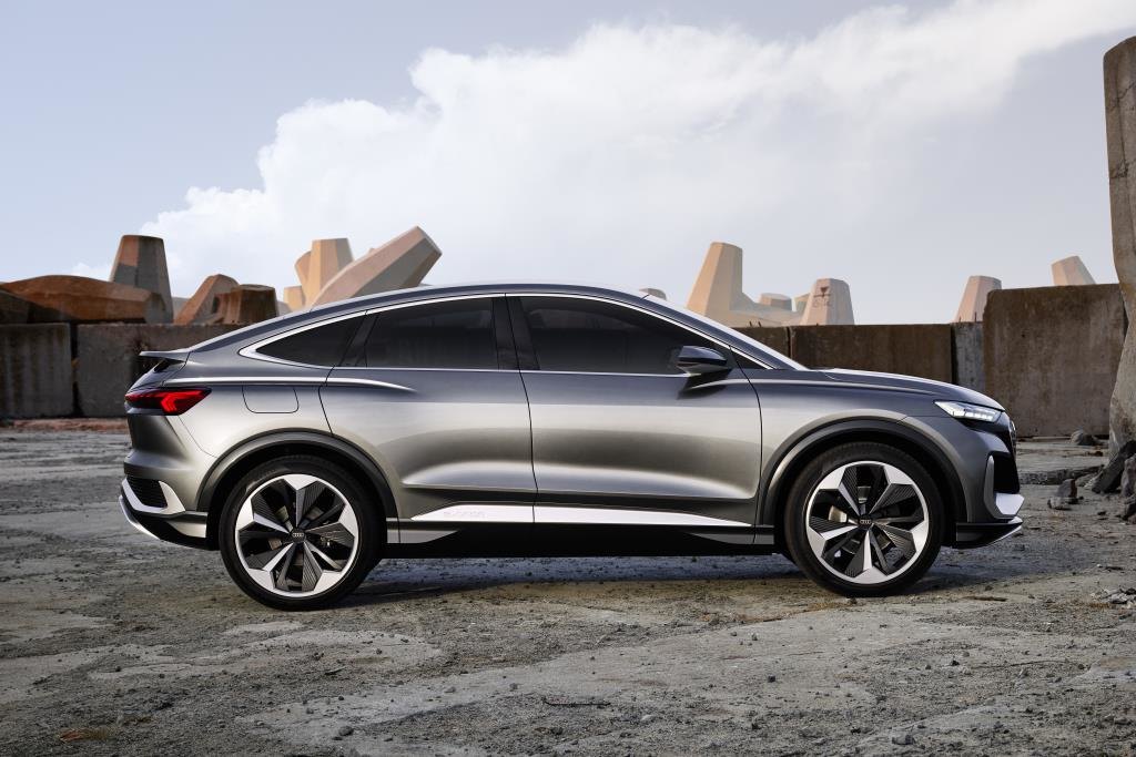 1799225861_0758CONCEPTAUDIQ4ETRONCONCEPT.jpg.39133bc74f2c779b9bf26db8656de4b5.jpg