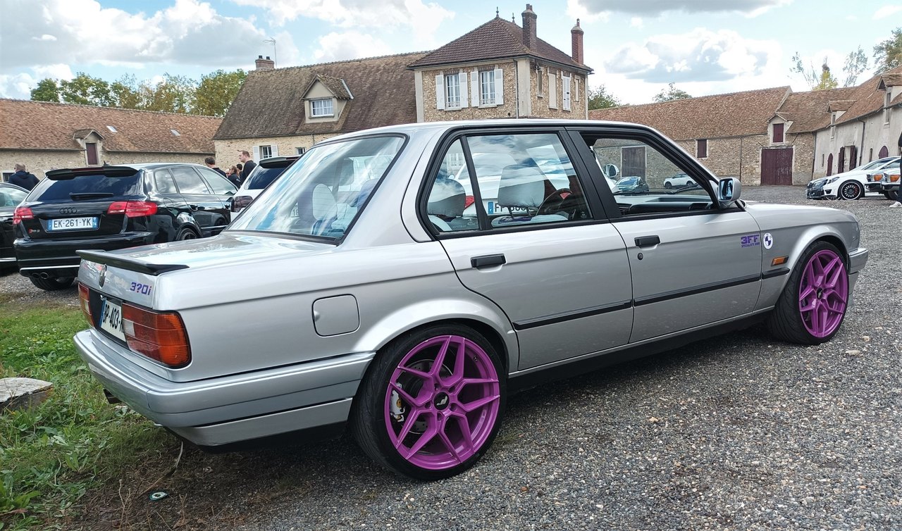 320i.jpg