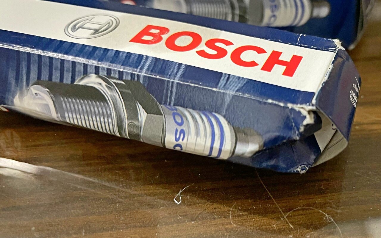 AmazonPhotoBougiesBoschDefect003.thumb.jpg.b64dfde361feec5ffb9fdb927f95545d.jpg