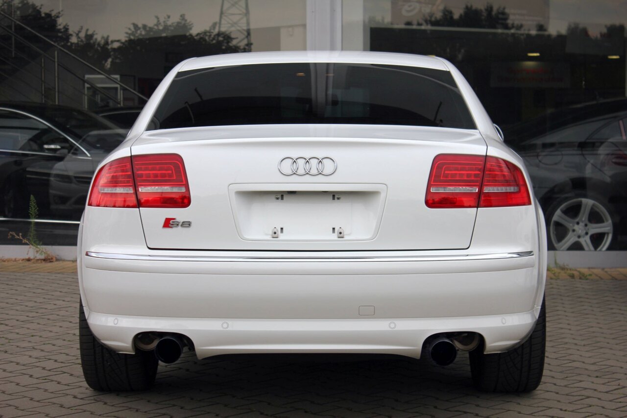 audi-s8-06.thumb.jpeg.95e6b02bea7fc52f8bc392846c4610be.jpeg