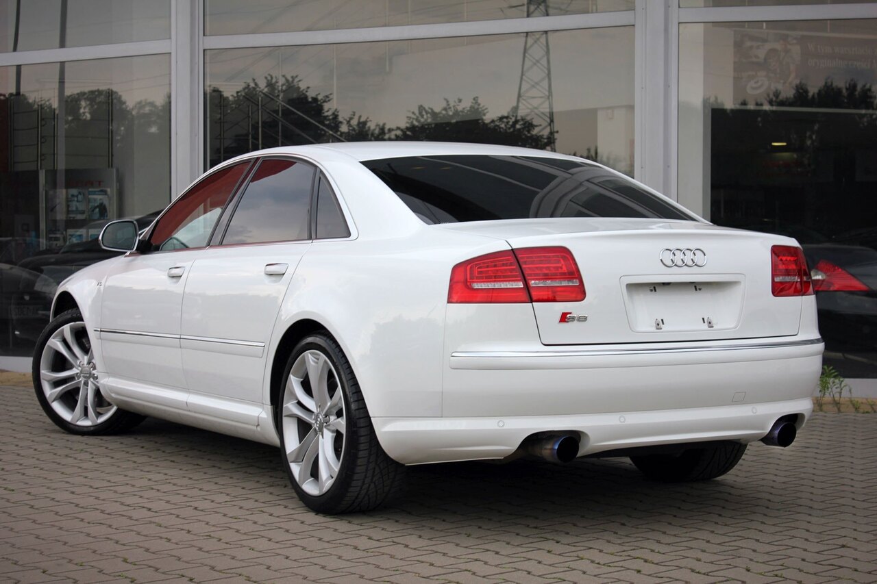 audi-s8-07.thumb.jpeg.a155ddcf63d234741476220baf0aa224.jpeg