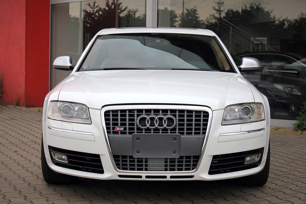 audi-s8-10.thumb.jpeg.f379d0e7048ea0f3f1ca0a63e86dd9a3.jpeg