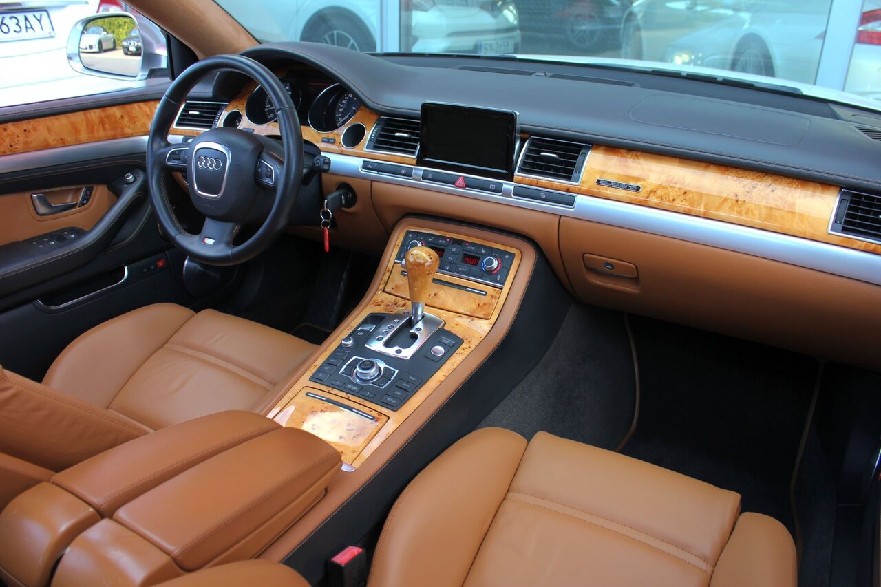 audi-s8-20.thumb.jpeg.6df1539ac843e7f9b5986a0387b18d8f.jpeg